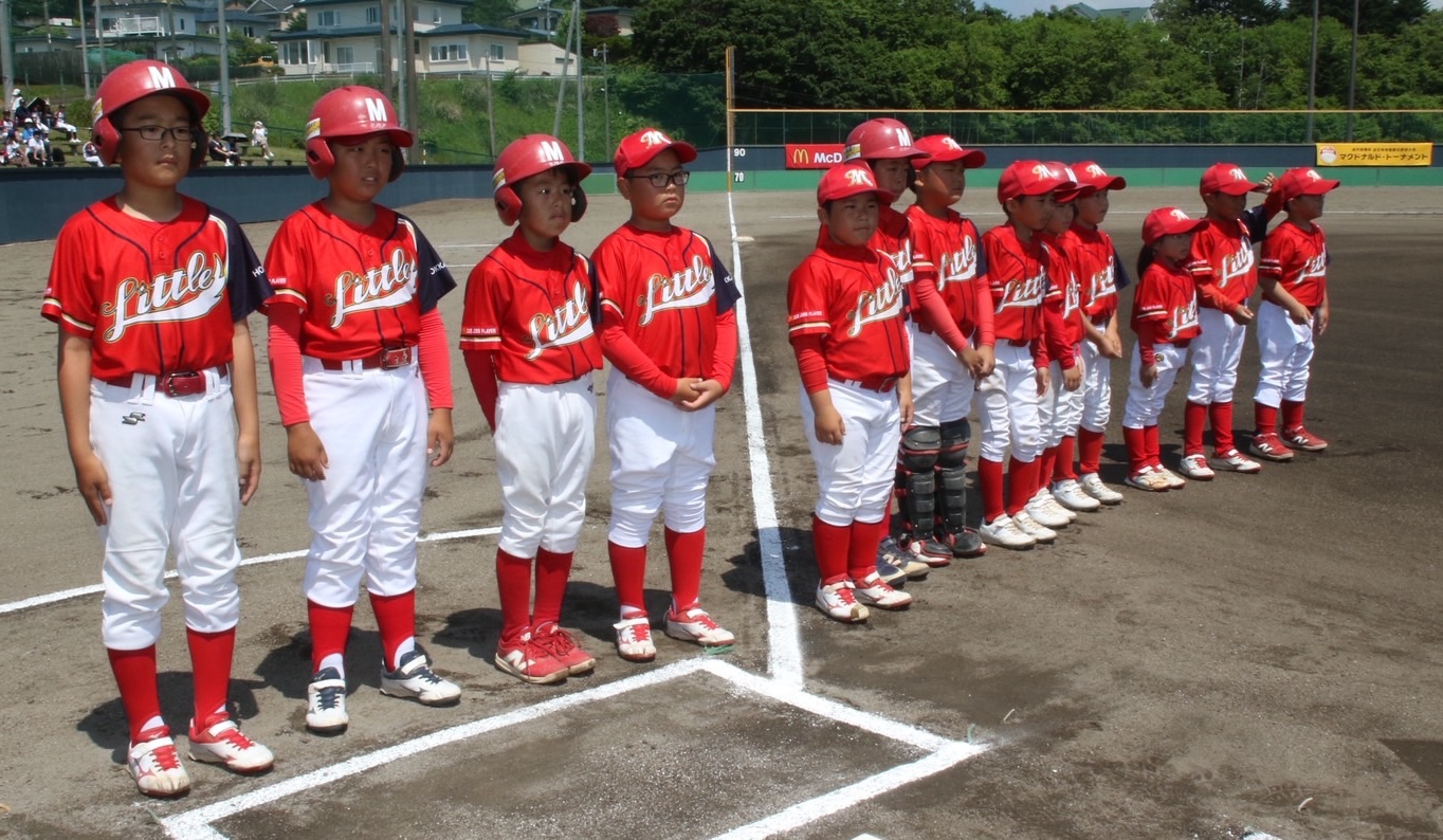 1回戦に挑戦した三石リトル野球協会の選手たち