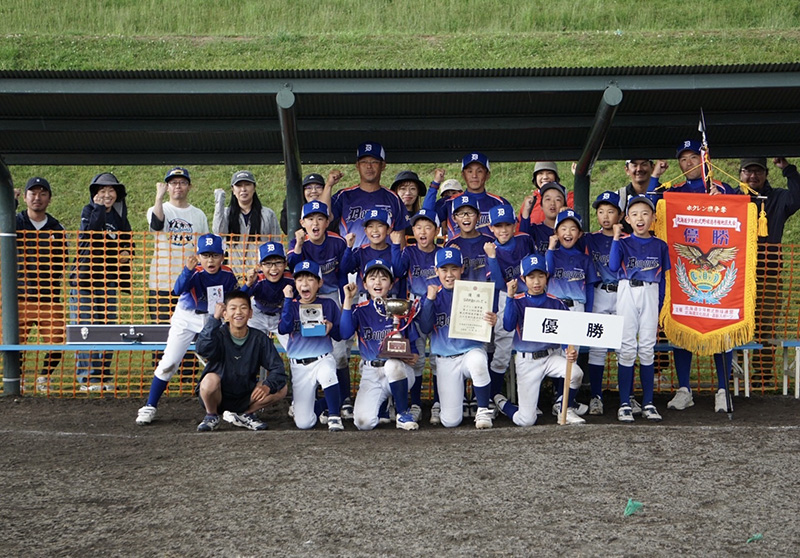 上川支部代表の富良野東ドングリーズ＝（写真・チーム提供）