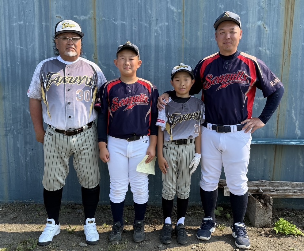 写真左から拓勇ファイターズ、豊浦シーガルス