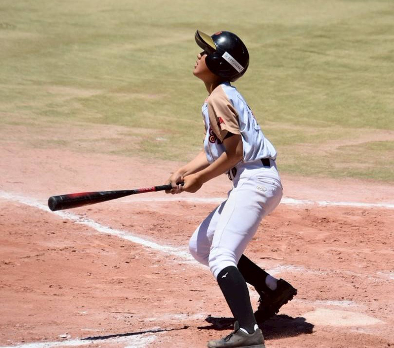 3得点目の犠牲フライを放つ樋口選手
