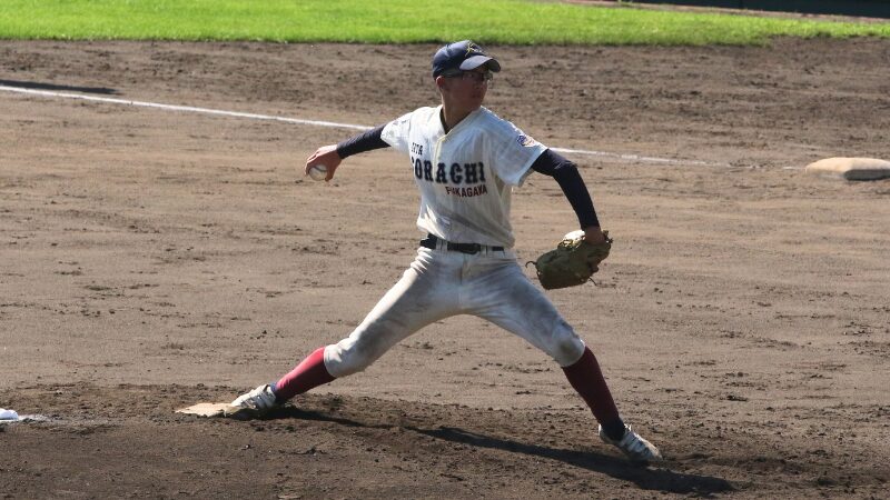 2番手にマウンドに上がった柴田投手(北空知深川)