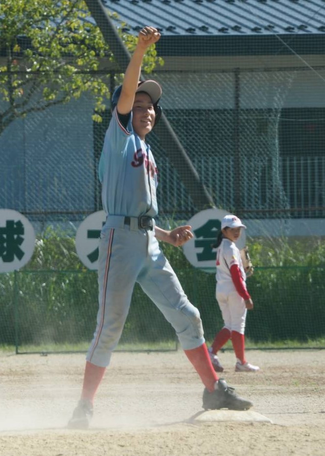 タイムリー二塁打を放った片岡選手