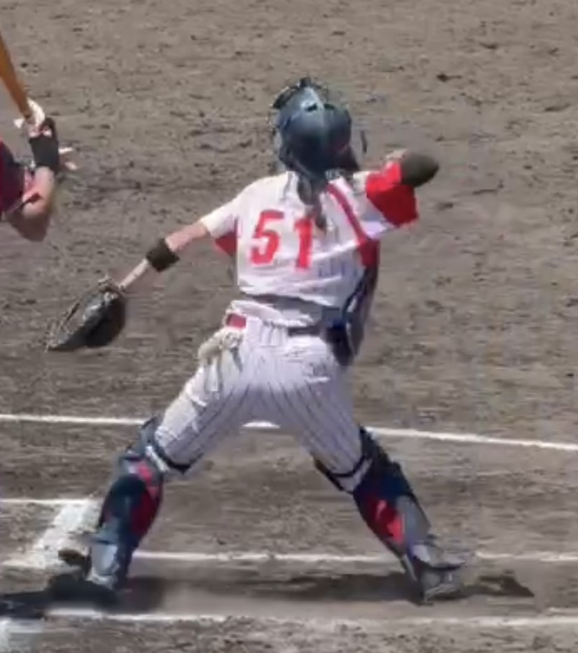 櫻井捕手(旭川明成)