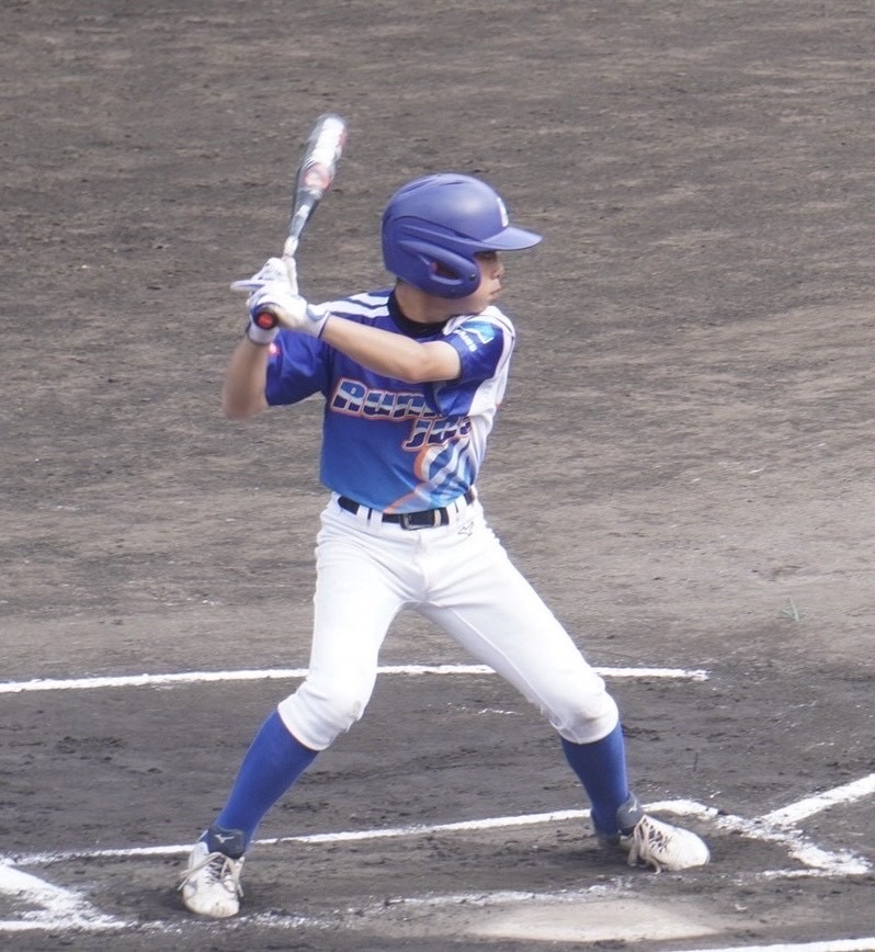 2安打の活躍でチームを牽引した永田主将。主将として士気を高め、勝利に貢献した！