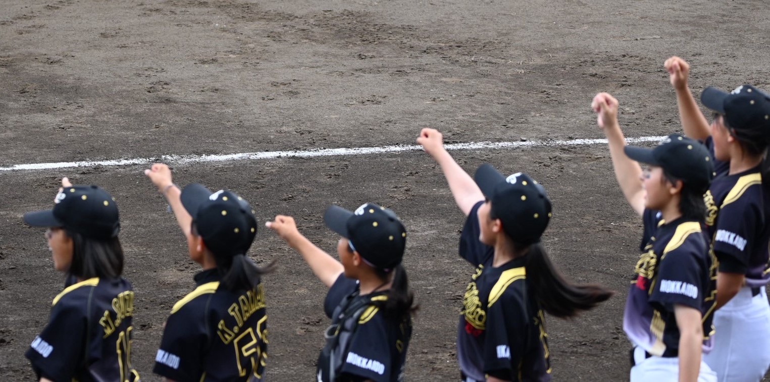ベンチからの大きな声援を送り続けたJBC札幌ナイン
