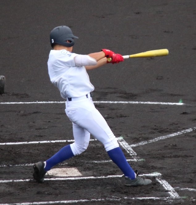 3安打の活躍を見せた成田（小樽）