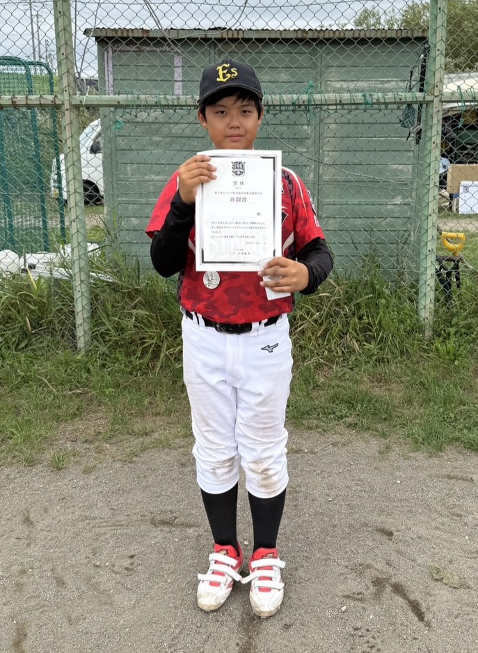 ストライク賞を受賞した馬場君（本郷イーグルス）