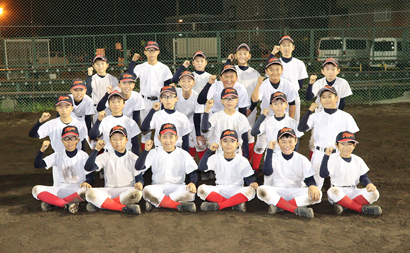 東16丁目フリッパーズ、美香保公園での平日ナイター練習に励む