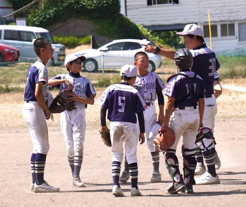 (写真・余市強い子野球スポーツ少年団提供)