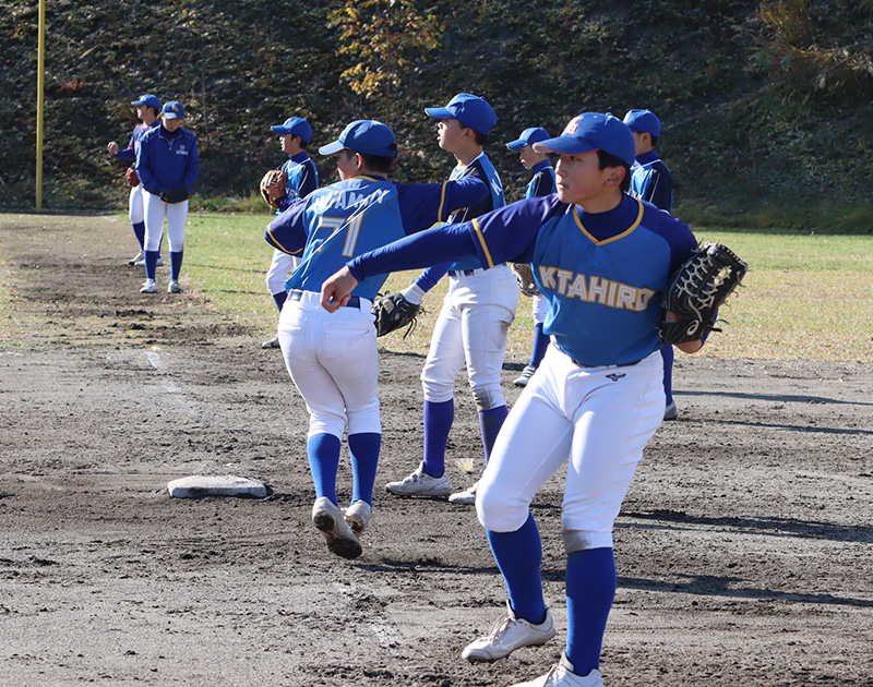 キャッチボールの様子（北広島リトルシニア）