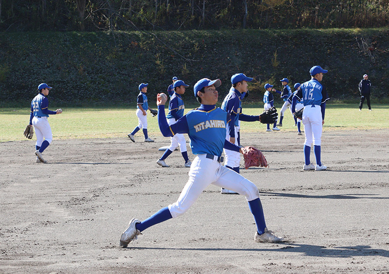 キャッチボールの様子（北広島リトルシニア）