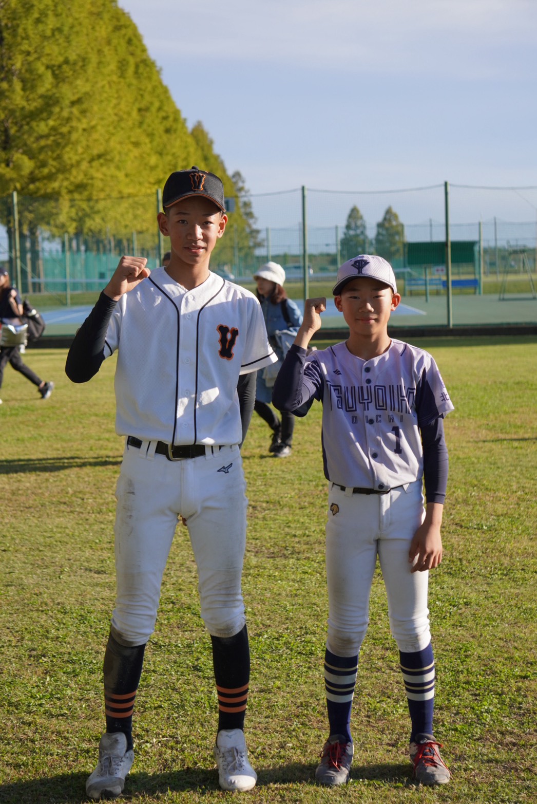 写真左から注目原田君、川内谷君＝（写真・余市強い子提供）