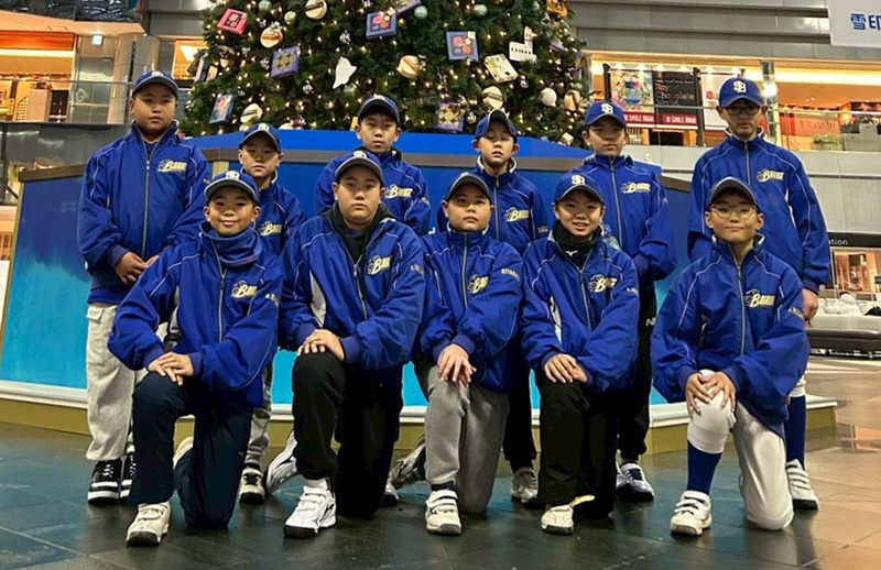 北海道代表・昭和ブルーホークス　全国の舞台へ出発