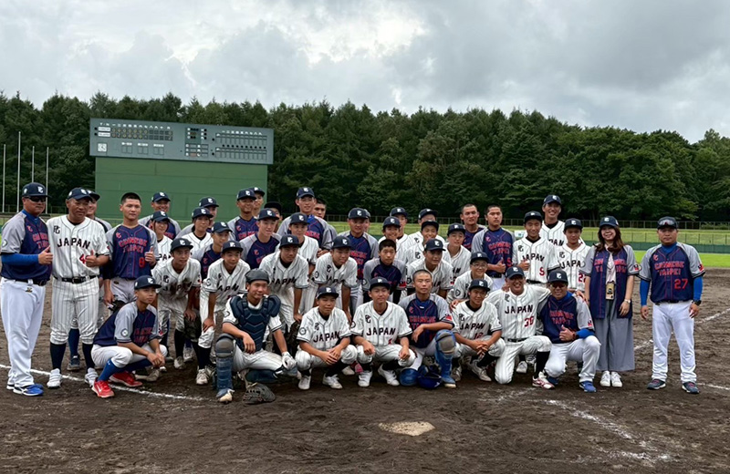 台湾チームと交流を図る日本チーム