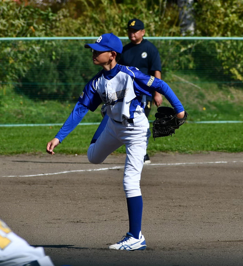 右のエース田村芳輝投手（昭和ブルーホークス）