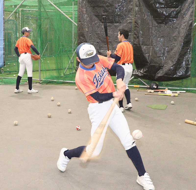 バッティング練習に励むとかち帯広ナイン