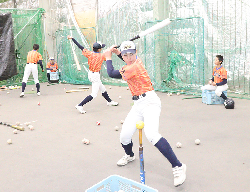 バッティング練習に励むとかち帯広ナイン