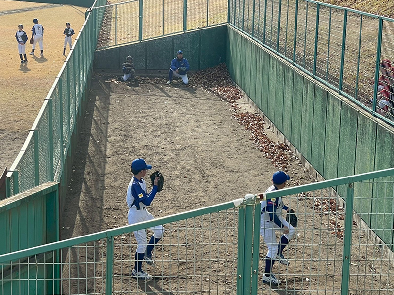 ブルペンで調整を図る投手陣（昭和ブルーホークス）