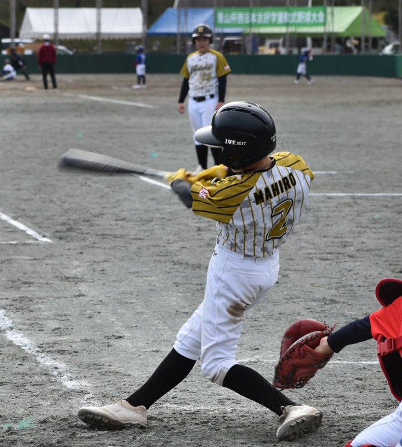 ランニング本塁打を放った澤崎選手（日高選抜）