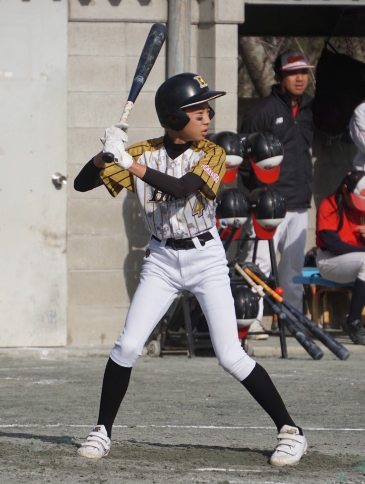 ランニング本塁打を放った白川選手（日高選抜）