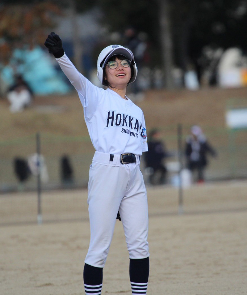 初回、二塁打を放った大西選手（スノーホワイト）