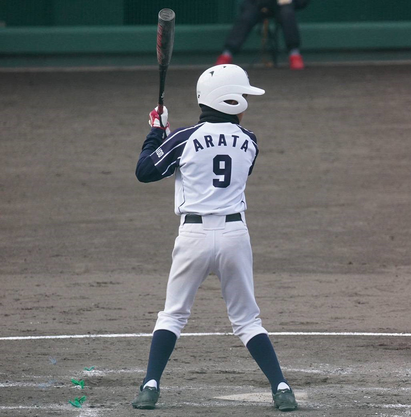 二死3塁から決勝点のセーフティ安打を決めた尾関