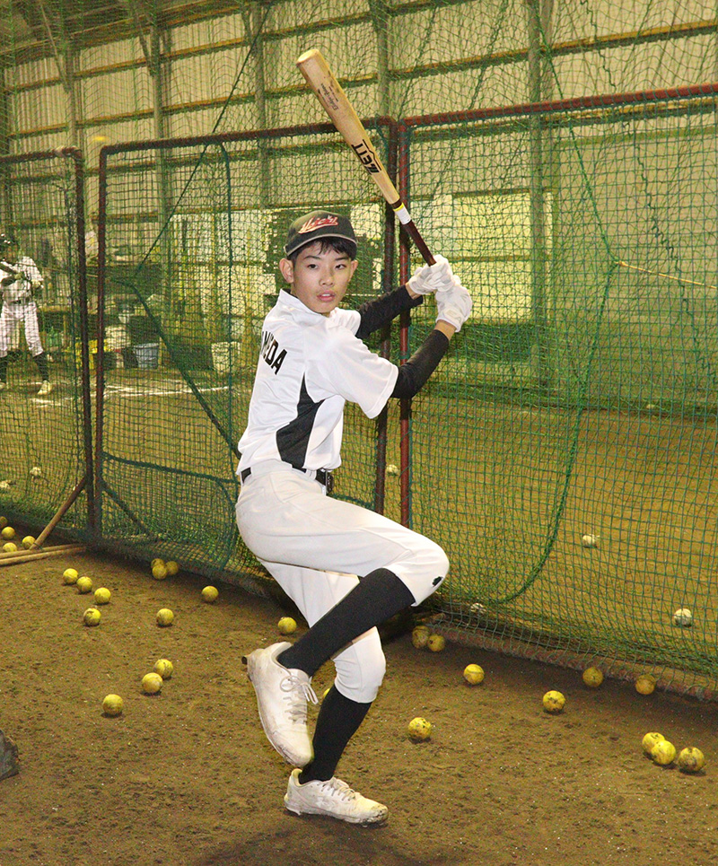 打撃練習に力を入れる余市ナイン