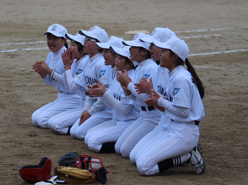 抽選の結果を祈るスノーホワイトナイン