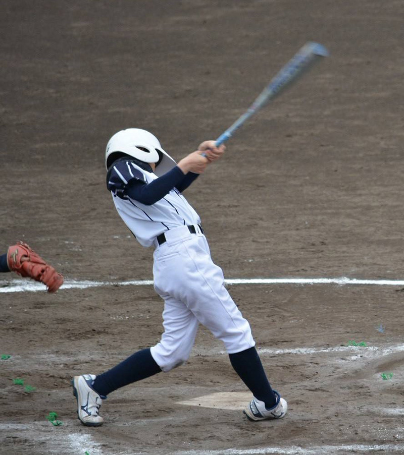 最終回に粘りの安打でつないだ長谷川