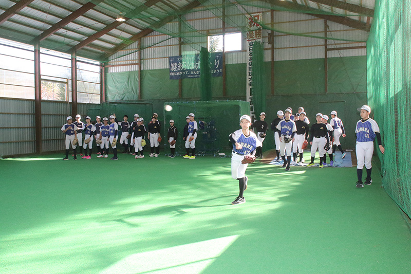 球春に向け練習に励んだ日高リトルシニア