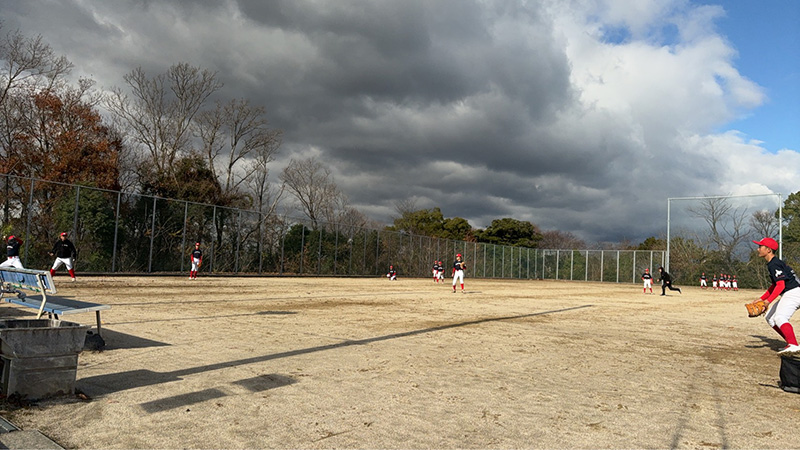 試合前の調整を図る札幌選抜