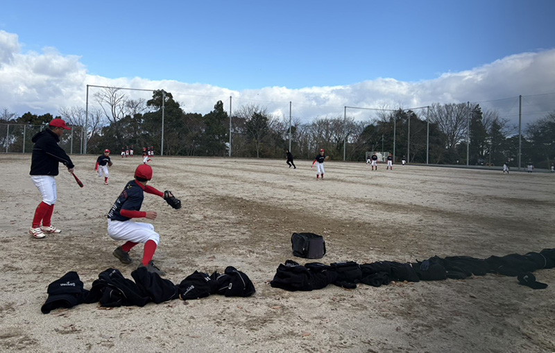 試合前の調整を図る札幌選抜