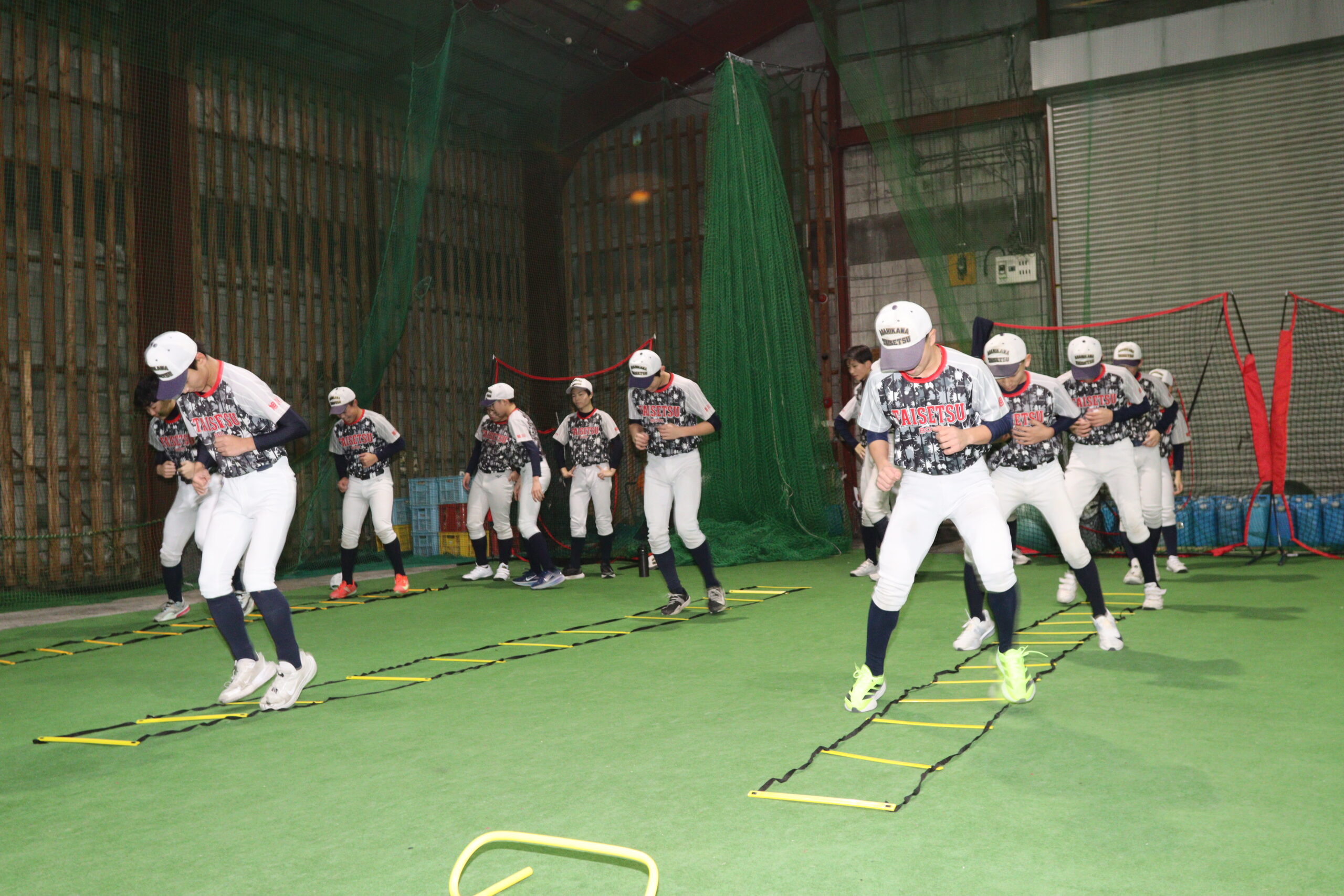 ラダートレーニングに励む旭川大雪ボーイズナイン