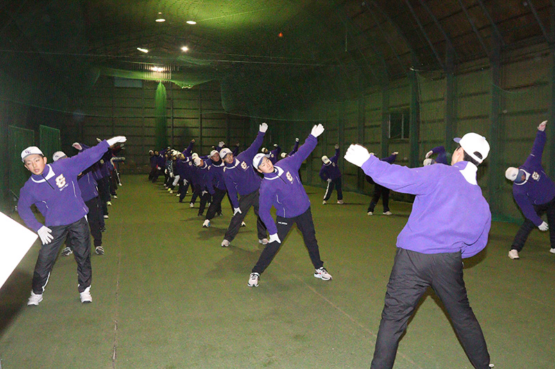 体操する千歳リトルシニアナイン