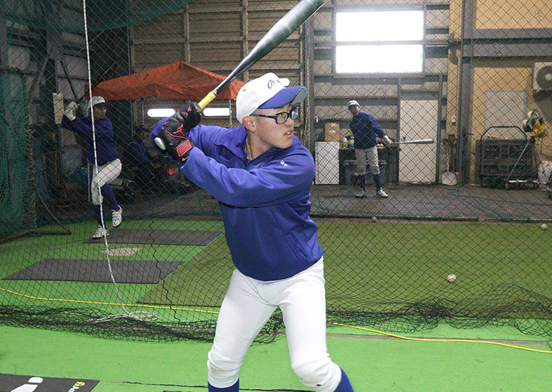 冬季練習に励む小樽リトルシニア