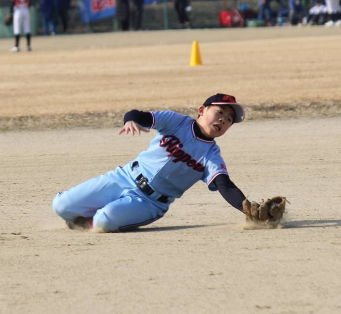 攻守で活躍を見せた橋本選手（東16丁目）