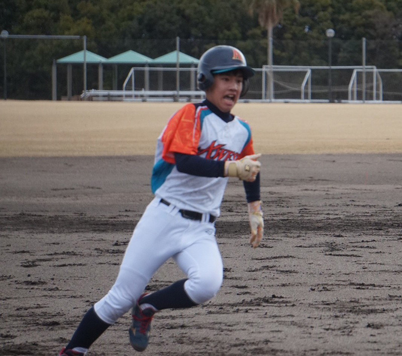 ランニング本塁打を放った曽川（旭川west選抜）