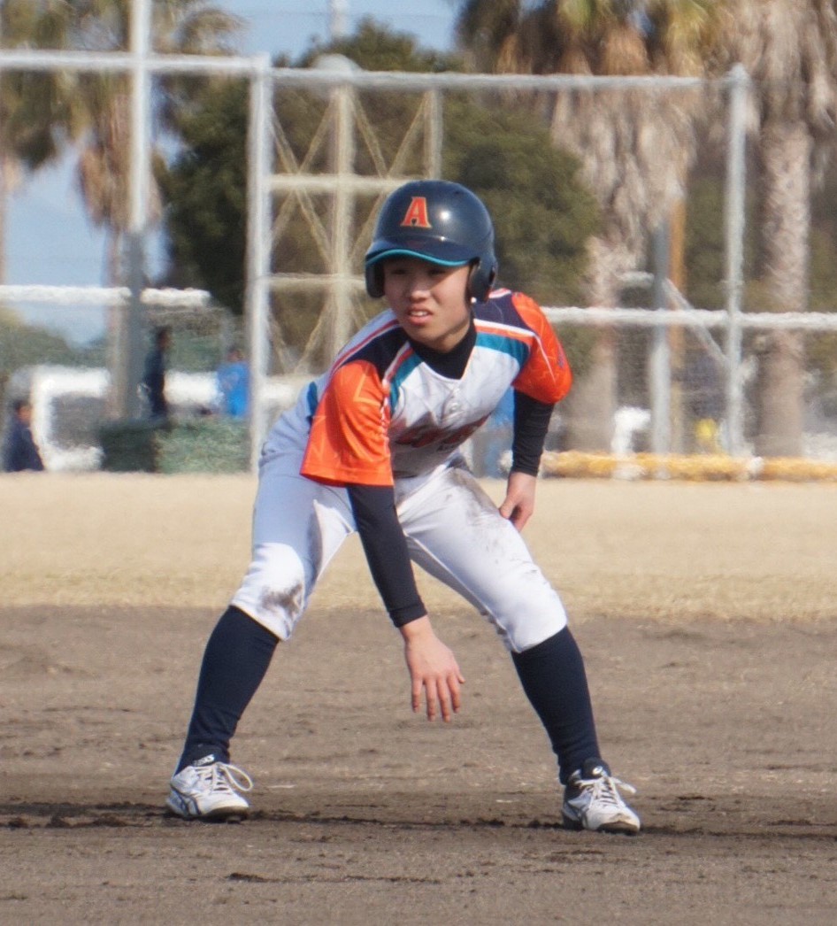 二塁打を放った簗取選手（旭川west選抜）