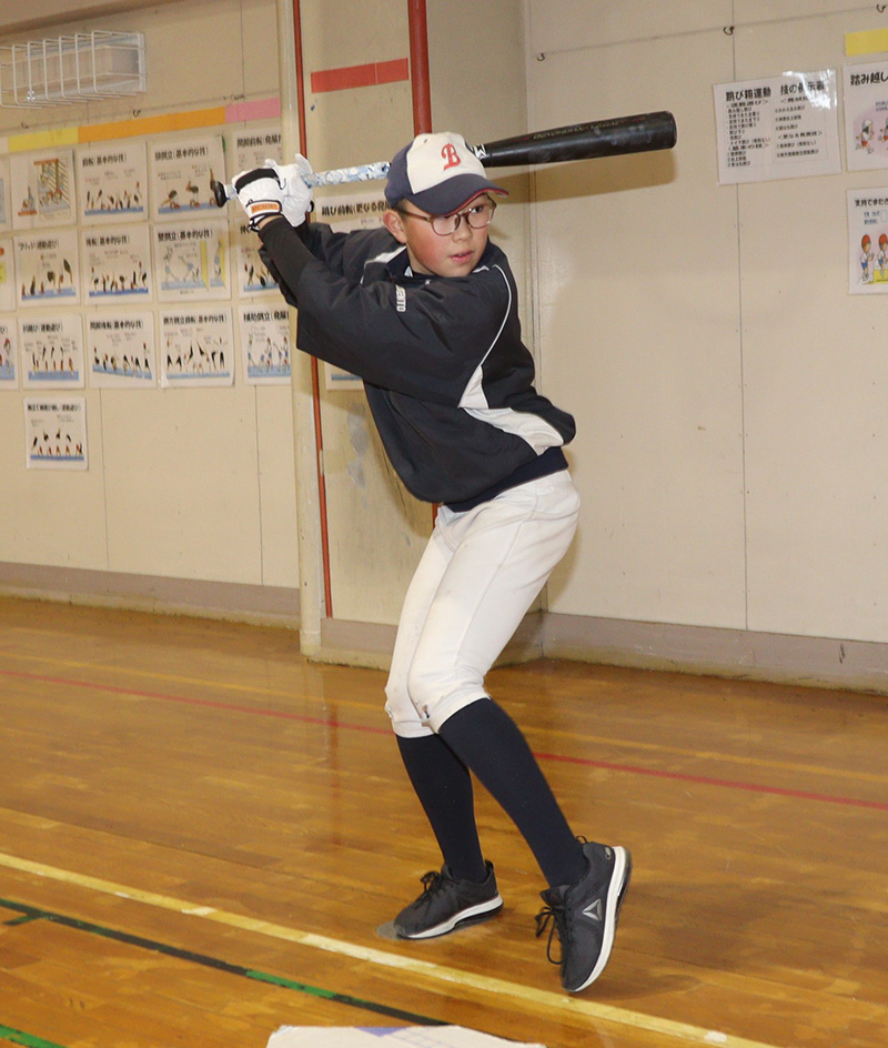 打撃練習に励む天羽主将（札幌ブレイブティーンズ）