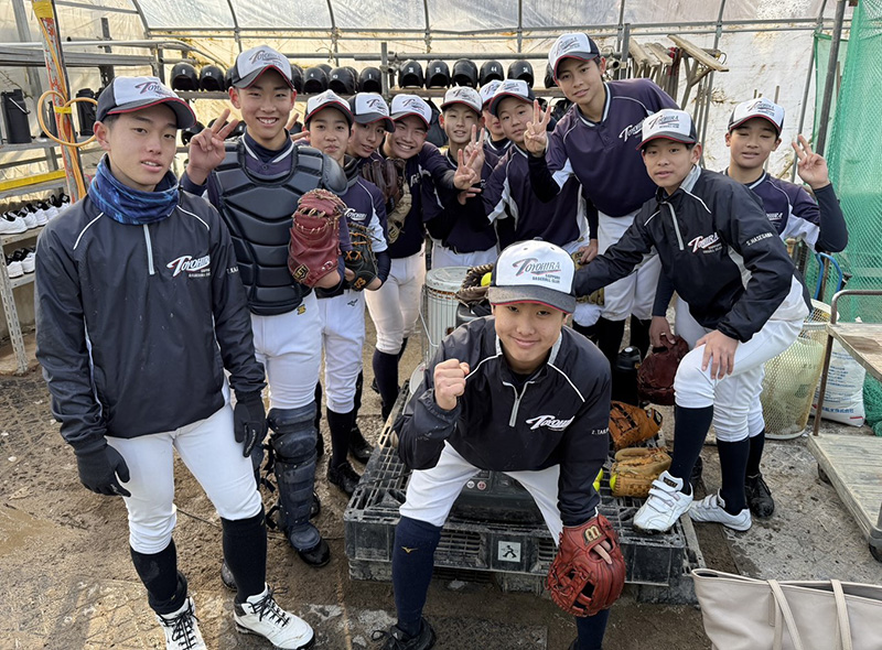 写真中央の高橋禅主将と札幌豊平ナイン