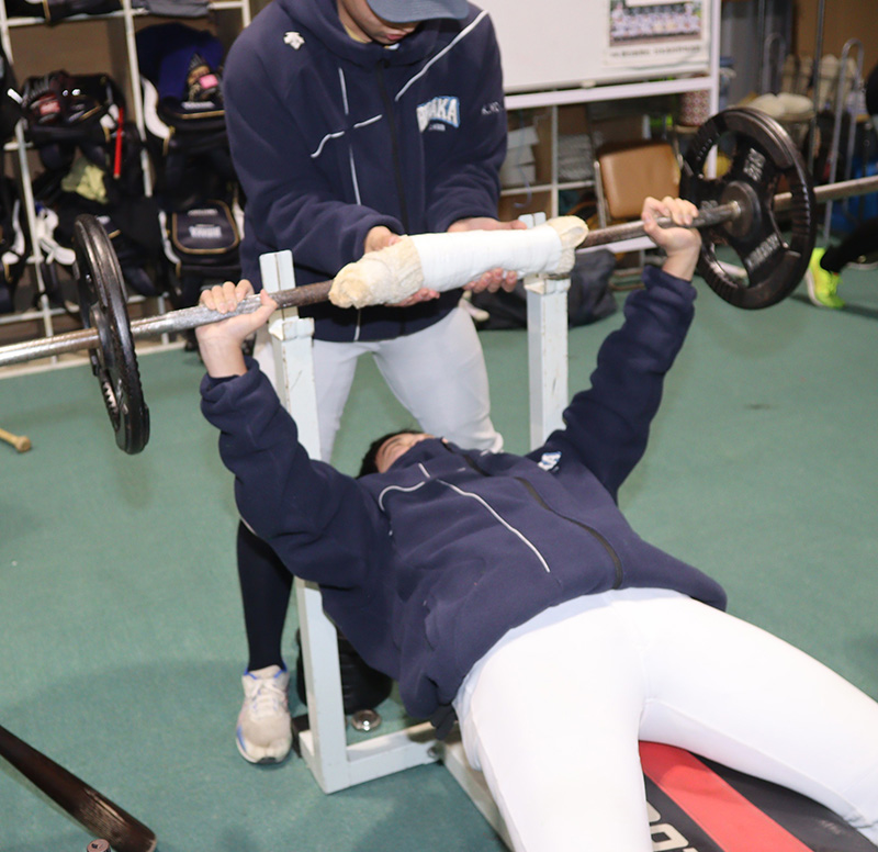 ウェートトレーニングにも励む日高ナイン
