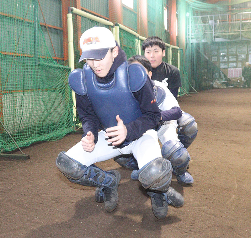 トレーニング励む捕手組（石狩中央リトルシニア）