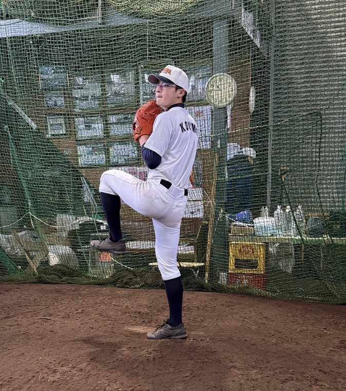 ブルペンで投げ込む投手陣（石狩中央リトルシニア）