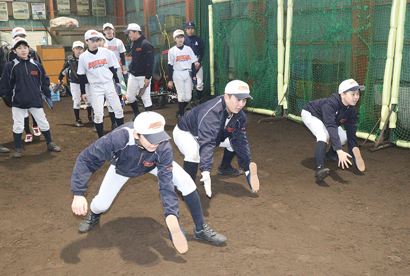 冬季練習に励む石狩中央ナイン