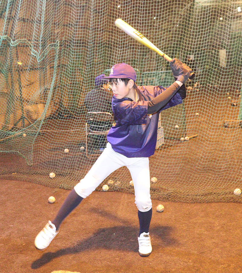 打撃練習を行う旭川BBCナイン