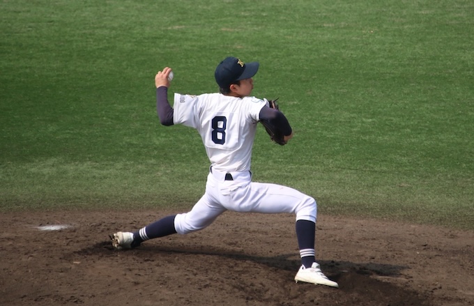 最終七回にマウンドに上がった荒岡投手（札幌北）