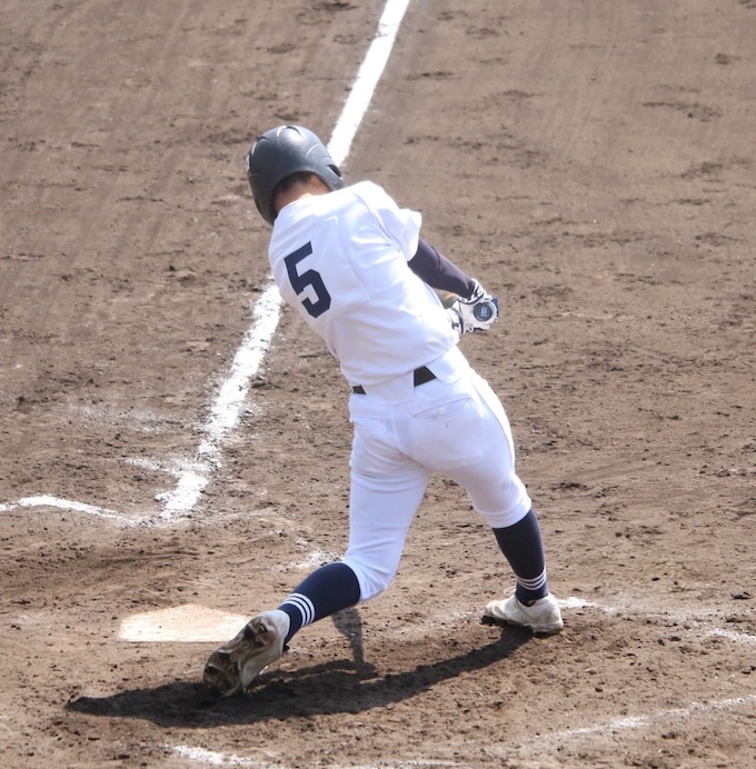 2点目の決勝打を放った池谷選手(札幌北)