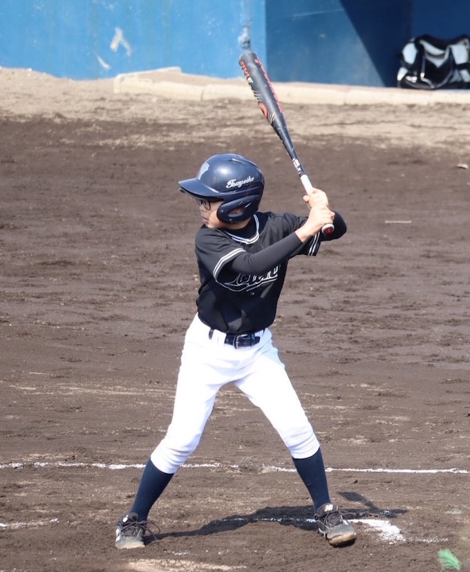 テーピングを施してオープン戦にも出場している南方君。