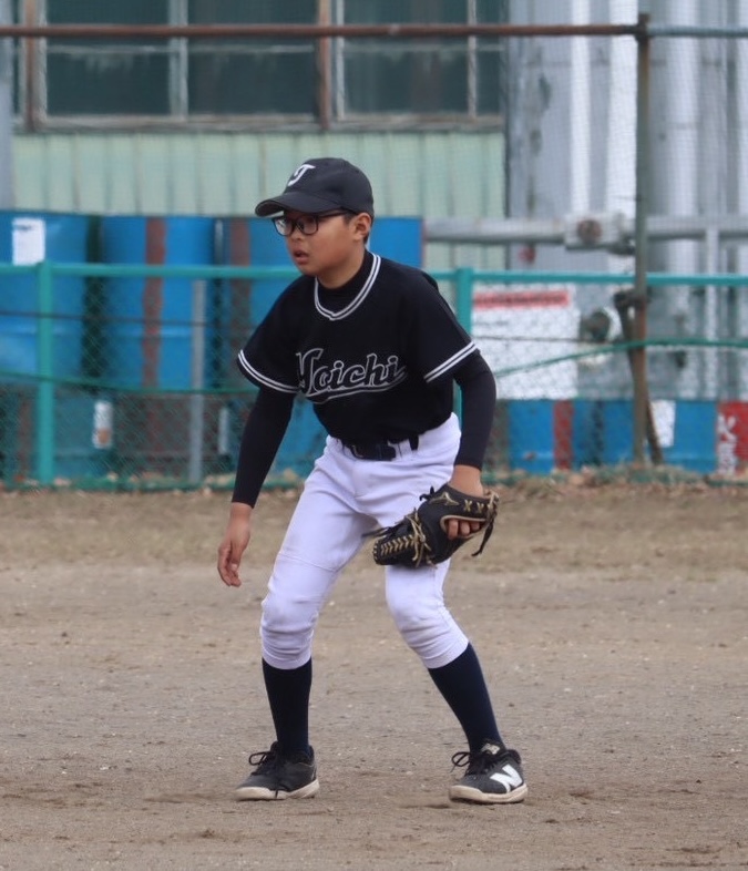 テーピングを施してオープン戦にも出場している南方君。