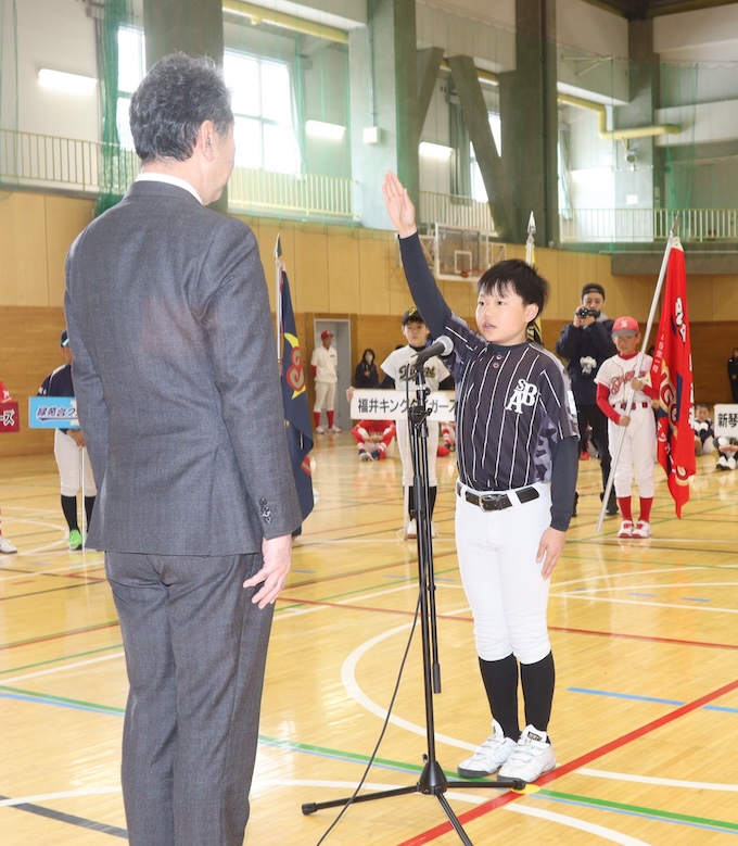 元気よく、堂々と選手宣誓の大役を務めた近藤主将（札幌オールブラックス）。